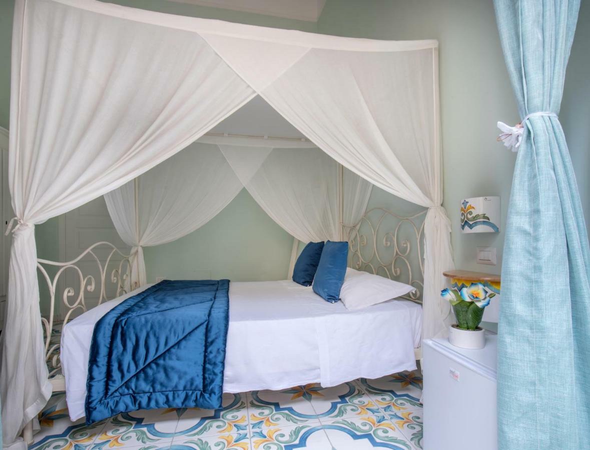 Regina Elena Bed & Breakfast Napoli